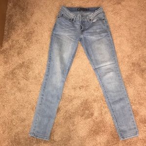 Levi’s Demi curve mid rise skinny jeans